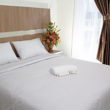 Hotel Royal Manado Esterno foto
