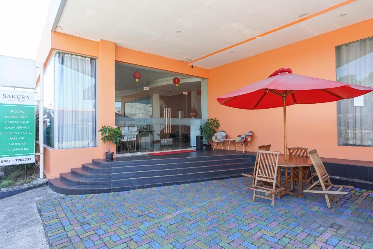 Hotel Royal Manado Esterno foto