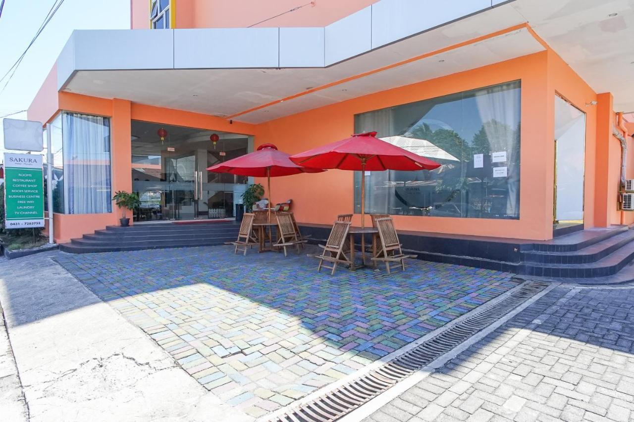 Hotel Royal Manado Esterno foto